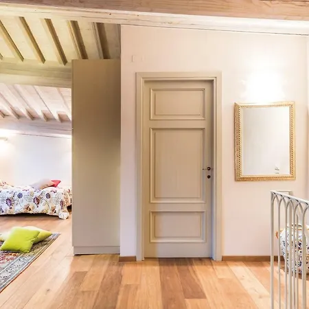 Tornese With Private Parking And Terrace Apartment