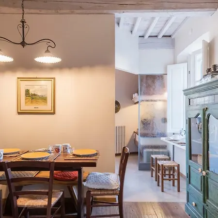 Tornese Apt Overlooking The Walls And Parking *